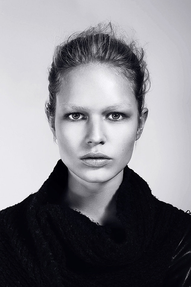 Anna Ewers